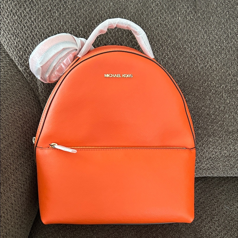 NWT Michael Kors Sheila Poppy Backpack